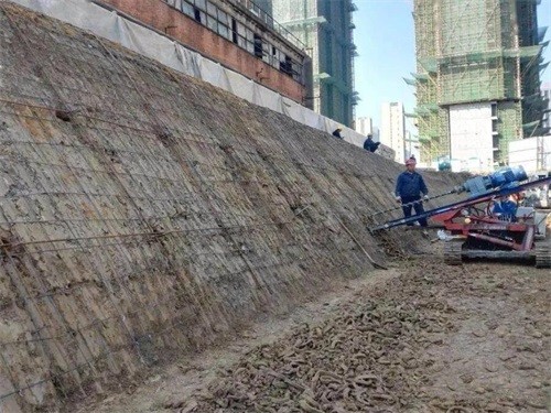天桥建筑边坡支护